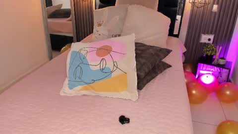 Snapshot of kristakinnky chatting on 13, 7, 2026 BETANIA online show from 13, 7, 2026