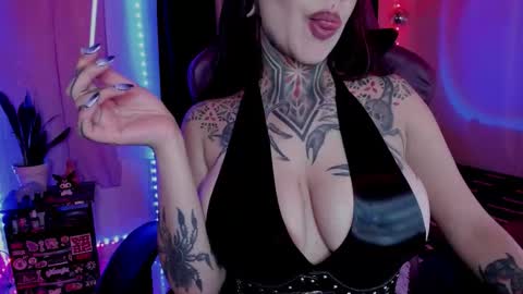 Snapshot of kristall_schwarz_ chatting on 25, 9, 2025 Kristall online show from 25, 9, 2025