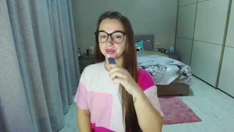 twitter    Annemarye 23 online show from 18, 10, 2025