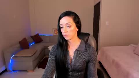 Snapshot of kristen_garner chatting on 10, 6, 2026 Sophia online show from 10, 6, 2026