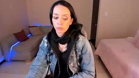 Snapshot of kristen_garner chatting on 17, 6, 2026 Sophia online show from 17, 6, 2026