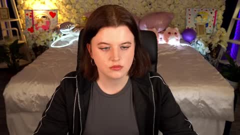 kristifoxy online show from 2, 4, 2026