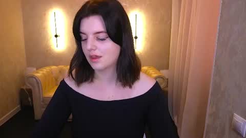 kristifoxy online show from 13, 7, 2026