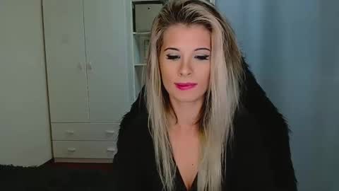 KristineAmore online show from 14, 11, 2025