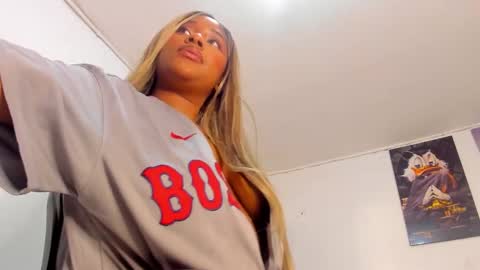 Snapshot of krixtybrown chatting on 3, 1, 2025 krixty online show from 3, 1, 2025