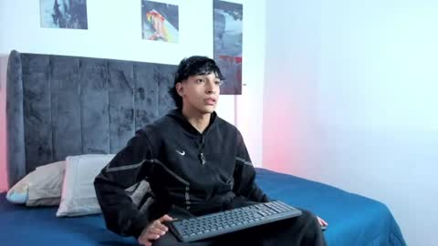 Snapshot of kroywave chatting on 17, 7, 2026 Kroy Wave Muscle Tattoos Latino online show from 17, 7, 2026