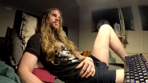 Snapshot of krullz123 chatting on 22, 12, 2025 Krullz online show from 22, 12, 2025