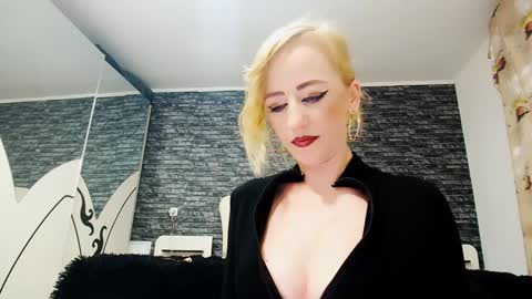 krystal desire online show from 27, 12, 2024