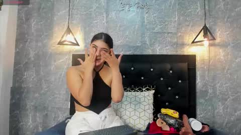 Snapshot of krystal_taylor23 chatting on 10, 10, 2025 Kystal Taylor online show from 10, 10, 2025