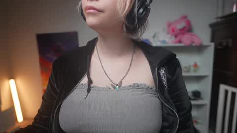 Snapshot of krystalsyxx chatting on 14, 2, 2025 Krystal Syx online show from 14, 2, 2025