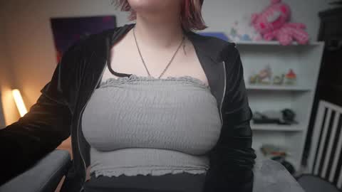 Snapshot of krystalsyxx chatting on 6, 3, 2025 Krystal Syx online show from 6, 3, 2025