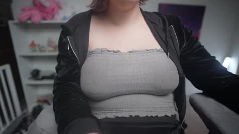 Snapshot of krystalsyxx chatting on 12, 3, 2025 Krystal Syx online show from 12, 3, 2025