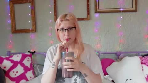 Snapshot of kunzitegoddess chatting on 7, 4, 2026 Samantha online show from 7, 4, 2026