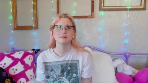 Snapshot of kunzitegoddess chatting on 19, 4, 2026 Samantha online show from 19, 4, 2026