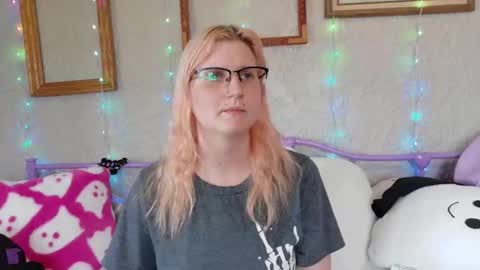 Snapshot of kunzitegoddess chatting on 21, 4, 2026 Samantha online show from 21, 4, 2026