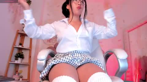 Snapshot of kylie_evans_18 chatting on 13, 5, 2026 Kylie online show from 13, 5, 2026