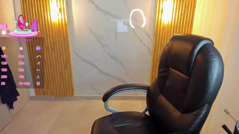 Snapshot of kylie_jones6 chatting on 18, 9, 2025 KYLIE online show from 18, 9, 2025