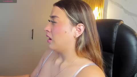 Snapshot of kylie_jones6 chatting on 3, 10, 2025 KYLIE online show from 3, 10, 2025