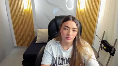 Snapshot of kylie_jones6 chatting on 28, 10, 2025 KYLIE online show from 28, 10, 2025