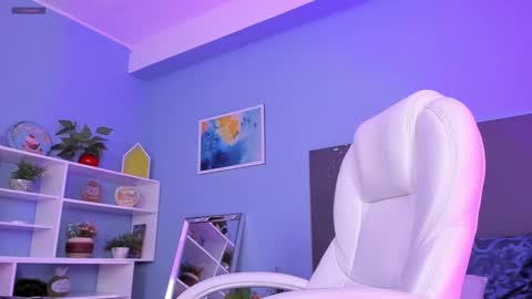 Kylie Reyes  online show from 12, 12, 2024