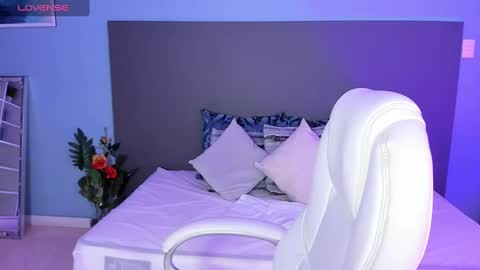 Kylie Reyes  online show from 6, 3, 2025