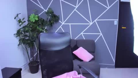 kylie online show from 2, 4, 2026