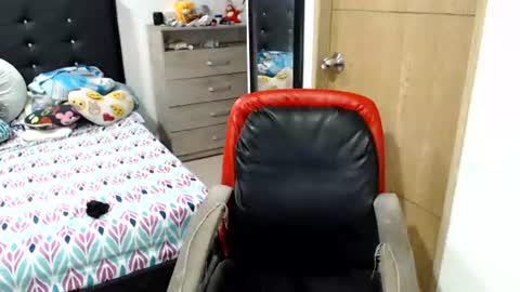 Snapshot of kylie_switch chatting on 12, 7, 2026 Instagram Kylie switch followme buy lovense here online show from 12, 7, 2026