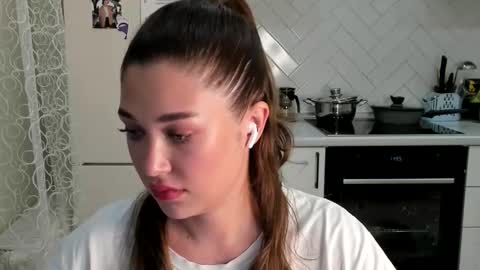 Snapshot of kylieblond chatting on 10, 9, 2025 Din online show from 10, 9, 2025