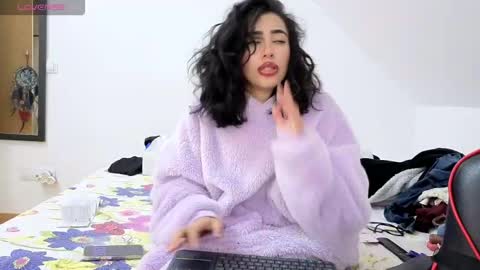 Snapshot of kyliemamihottie chatting on 25, 10, 2025 kyliemamihottie online show from 25, 10, 2025
