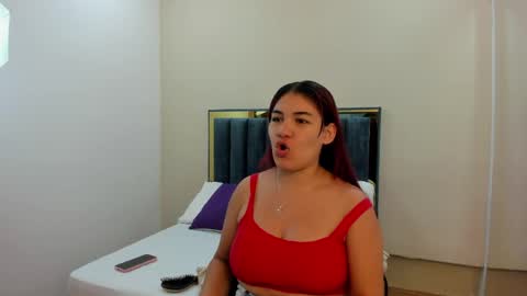 Snapshot of kyliiebaker chatting on 16, 4, 2026 Kylie online show from 16, 4, 2026