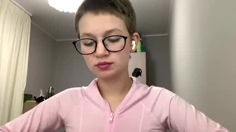 Snapshot of kymsalvati chatting on 6, 1, 2026 Kim online show from 6, 1, 2026