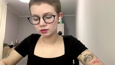 Snapshot of kymsalvati chatting on 7, 1, 2026 Kim online show from 7, 1, 2026