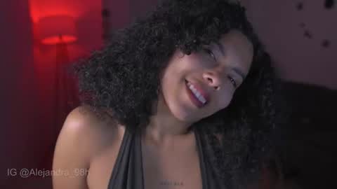 schedule 300 pm - 1100pm colombia time online show from 17, 10, 2025