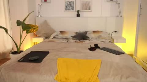 Snapshot of l1ttle_kiki chatting on 11, 7, 2026 Viktoria White online show from 11, 7, 2026