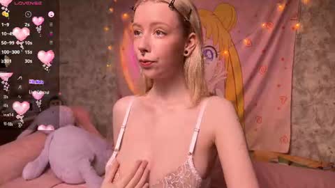 Snapshot of l1ttlekiki chatting on 20, 6, 2026 Sara online show from 20, 6, 2026