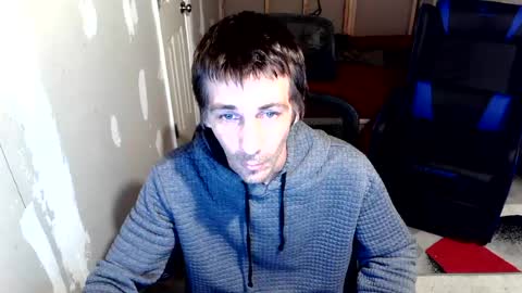 Snapshot of l1v1nth3dr3am chatting on 8, 7, 2026 l1v1nth3dr3am online show from 8, 7, 2026