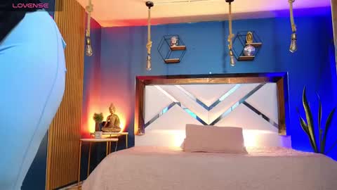 Cris  online show from 5, 11, 2025