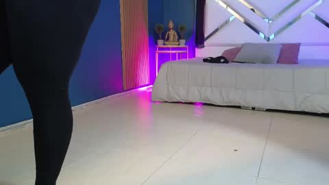 Snapshot of laady_brownn chatting on 27, 4, 2026 Cris online show from 27, 4, 2026