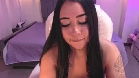 Snapshot of laara_croft chatting on 4, 6, 2026 L A R A online show from 4, 6, 2026