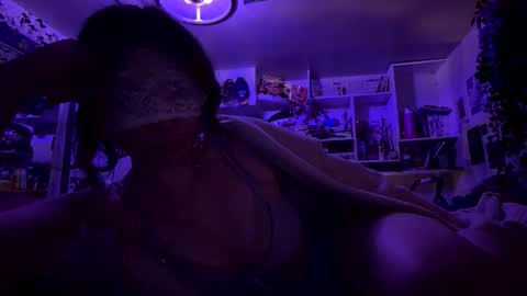 lacedinsin online show from 4, 2, 2026