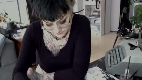 Snapshot of laceymarievelutina chatting on 5, 4, 2026 Lacey-Marie online show from 5, 4, 2026