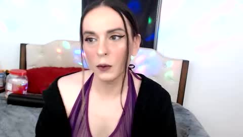 Lacey Phoenix online show from 23, 3, 2026