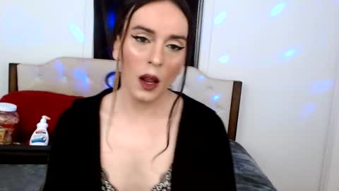 Lacey Phoenix online show from 25, 3, 2026
