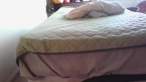 lachickadelbronx online show from 4, 3, 2025