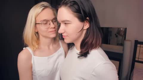 Snapshot of lacyedison chatting on 12, 5, 2026 Violet and Isabel online show from 12, 5, 2026
