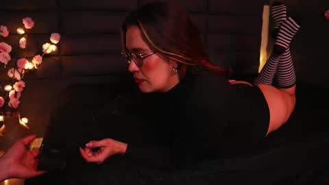 Kathie  Dicky    online show from 24, 9, 2025