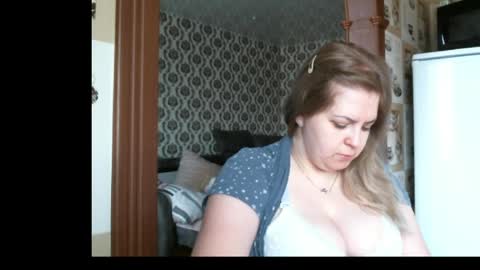 Snapshot of lady_cute_cat chatting on 4, 5, 2026 lady cute cat29 online show from 4, 5, 2026