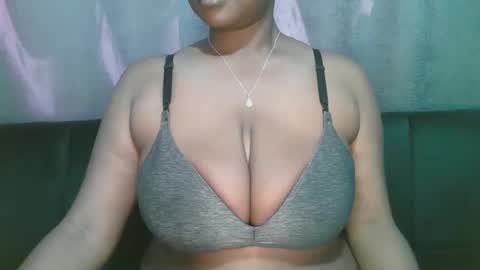 Snapshot of lady_dearra chatting on 3, 3, 2026 lady_dearra online show from 3, 3, 2026