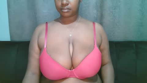 Snapshot of lady_dearra chatting on 6, 3, 2026 lady_dearra online show from 6, 3, 2026