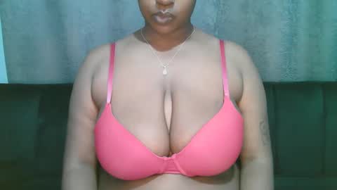 Snapshot of lady_dearra chatting on 8, 3, 2026 lady_dearra online show from 8, 3, 2026